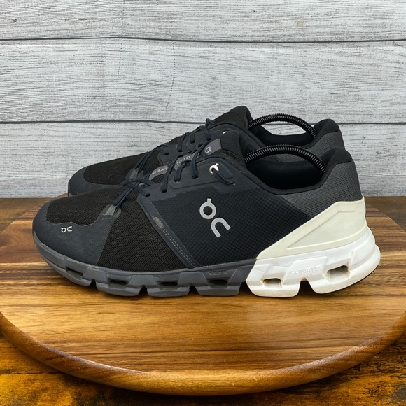 ON Running Cloudflyer 4 Black White Men’s Shoes Sneaker Size 13